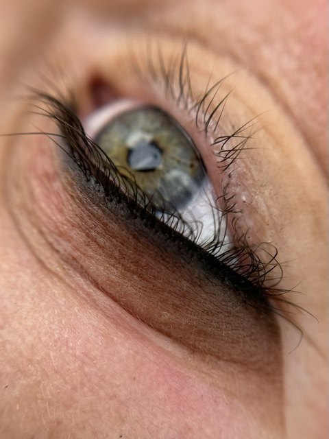 Winged eyeliner